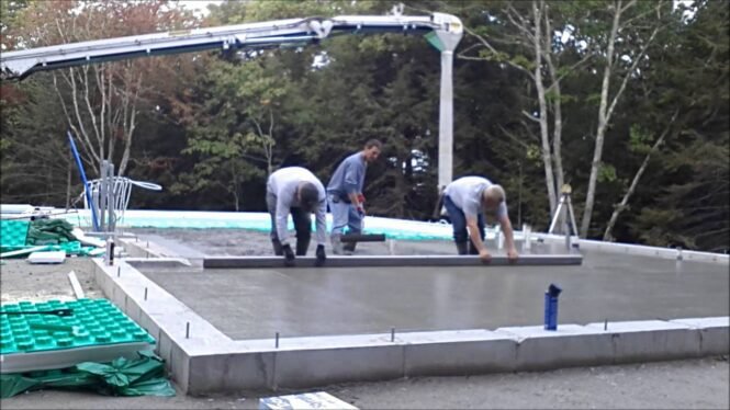 How to pour a concrete floor