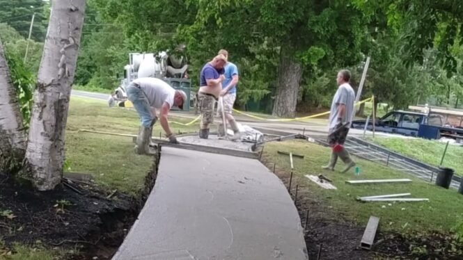 Curved Concrete Sidewalk Pour with 27 cu ft Power Buggy | Smooth Finish Technique